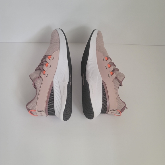 UNDEE ARMOUR WOMEN'S CHARGED BREATHE LACE SNEAKER - Picture 5 of 8